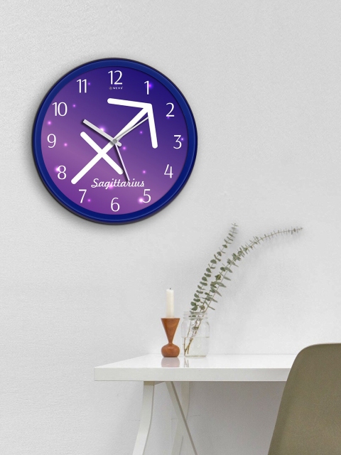 

WENS Blue & White Printed Traditional Wall Clock
