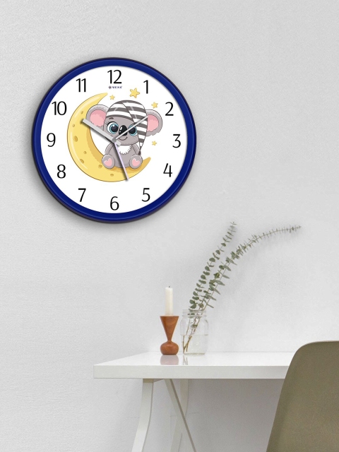 

WENS Blue & White Printed Traditional Wall Clock