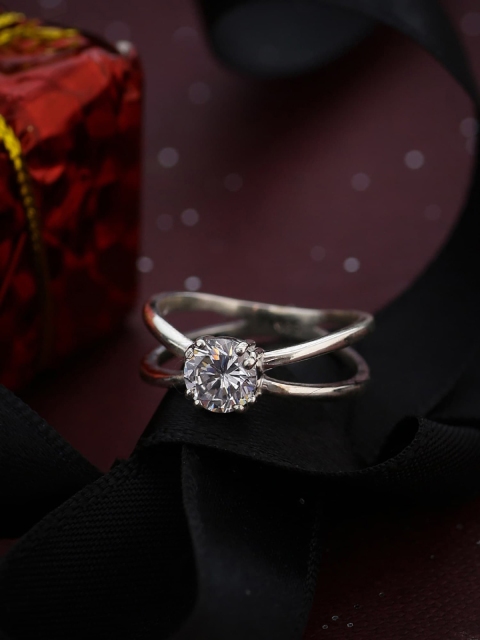 

Hiara Jewels Sterling Silver Rhodium-Plated White CZ-studded Finger Ring