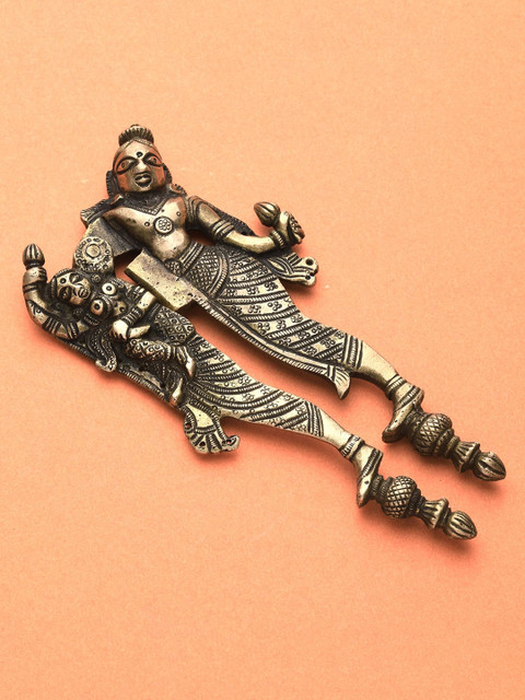 

Imli Street Gold-Toned Nut Cutter Showpieces