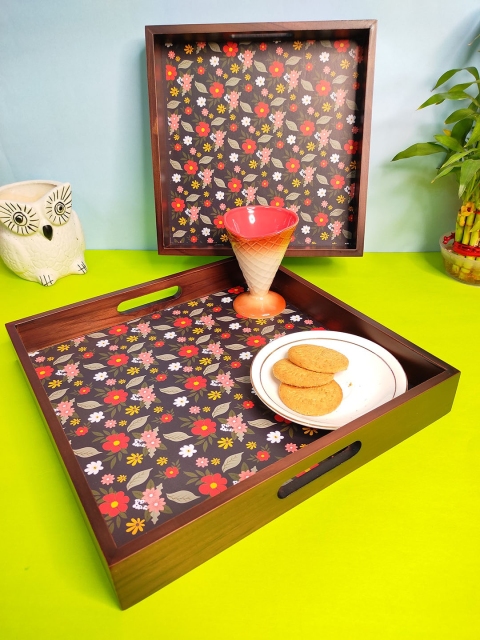 

CRAYTON Set Of 2 Black & Green Printed Wooden Trays