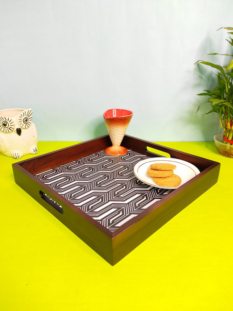

CRAYTON Black & White Printed Square Serving Trays