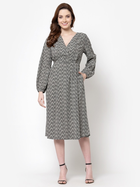

Mafadeny Black Midi Dress