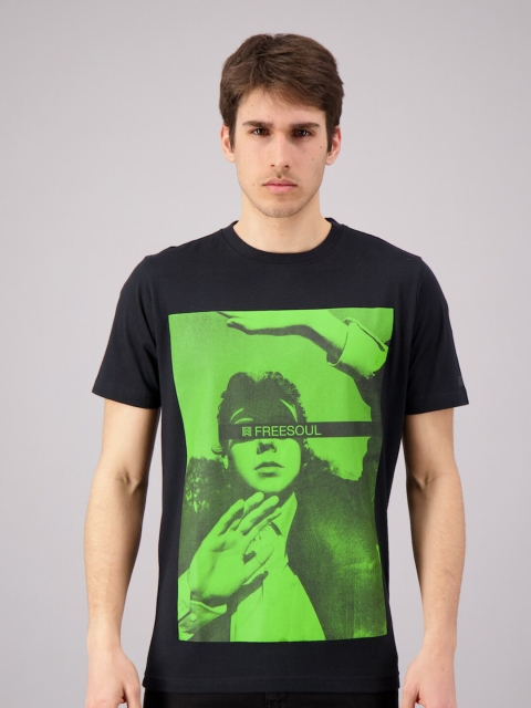 

FREESOUL Men Black & Green Graphic Printed Pure Cotton T-shirt