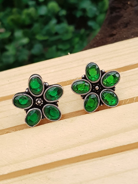 

GRIIHAM Silver-Toned & Green Contemporary Studs Earrings