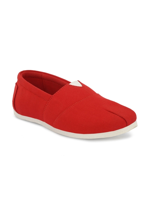 

KLEAT Men Red Solid Regular Lightweight Slip-On Sneakers