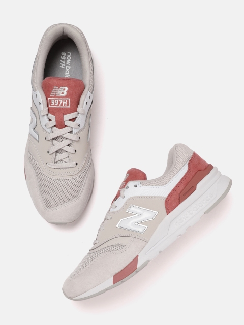 

New Balance Women Grey Woven Design Suede Sneakers