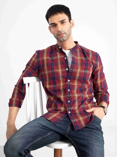 

Snitch Men Maroon Slim Fit Tartan Checks Checked Casual Shirt