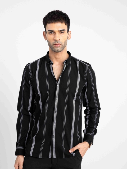 

Snitch Men Black Slim Fit Striped Casual Shirt