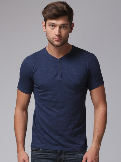 

YWC Men Navy Blue Solid Henley Neck T-shirt