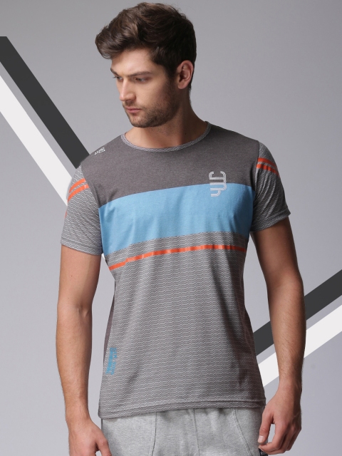 

YWC Men Grey Printed Round Neck T-shirt