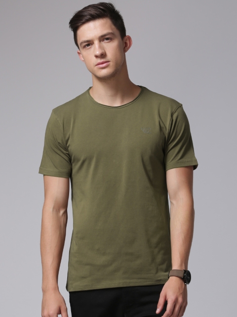 

YWC by Yuvraj Singh Men Olive Green Solid Round Neck T-shirt