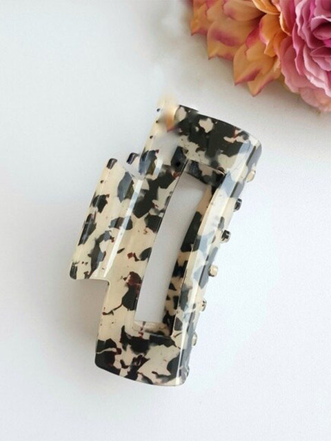 

ANNA CREATIONS Women Black & Beige Printed Claw Clip