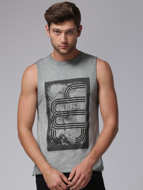 

YWC by Yuvraj Singh Men Grey & Black Printed Round Neck T-shirt