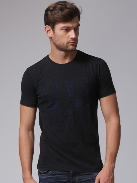 

YWC by Yuvraj Singh Men Black Solid T-shirt