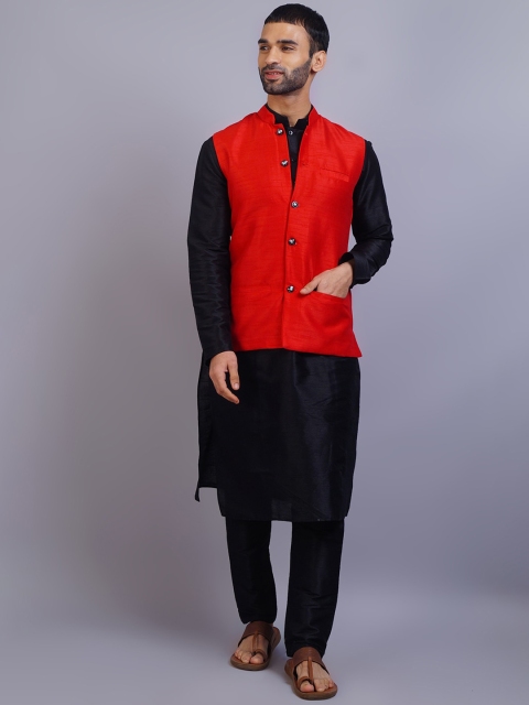 

GRACIT Men Black Dupion Silk Kurta with Pyjamas