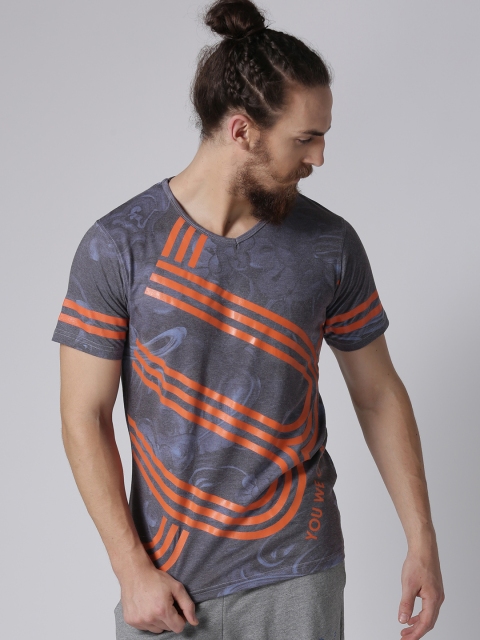

YWC Men Grey & Orange Printed V-Neck T-Shirt