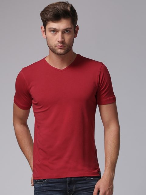 

YWC Red Solid V-Neck T-shirt