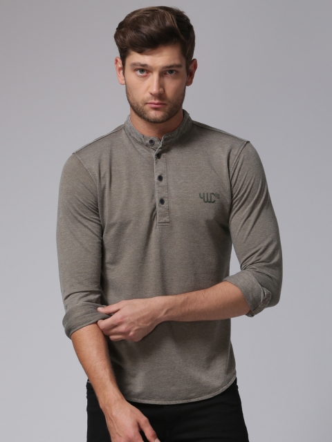 

YWC by Yuvraj Singh Men Grey Solid Henley Neck T-shirt