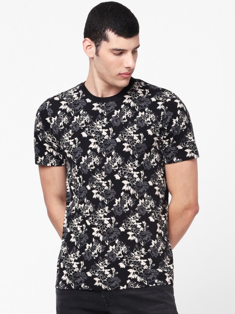 

Celio Men Black Floral Printed Cotton T-shirt