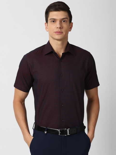 

Van Heusen Men Maroon Solid Cotton Formal Shirt
