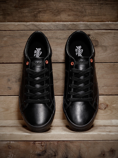 

Roadster Men Black Sneakers