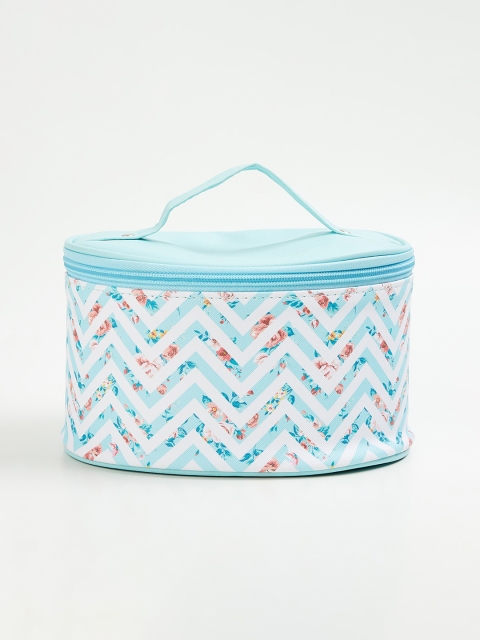 

Ginger by Lifestyle Green Geometric Printed Travel Pouch
