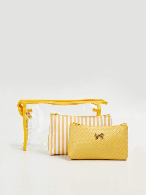 

Ginger by Lifestyle Set Of 3 Mustard Toiletry Kit