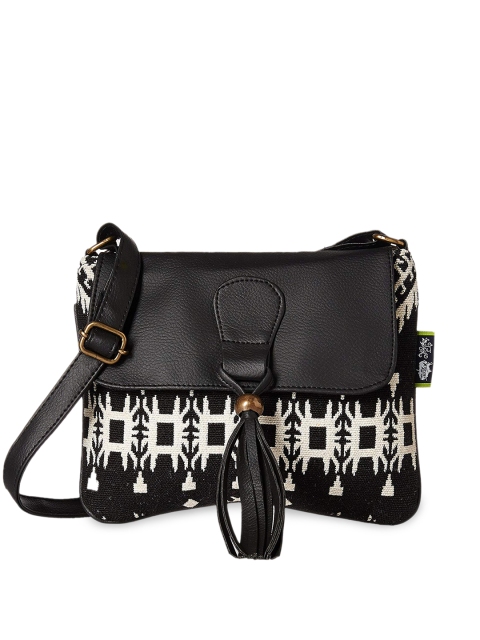 

Kanvas Katha Multicoloured Ethnic Motifs Printed Oversized Structured Sling Bag with Tasselled, Multi