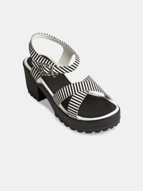 

yellowsoles Black Embellished Block