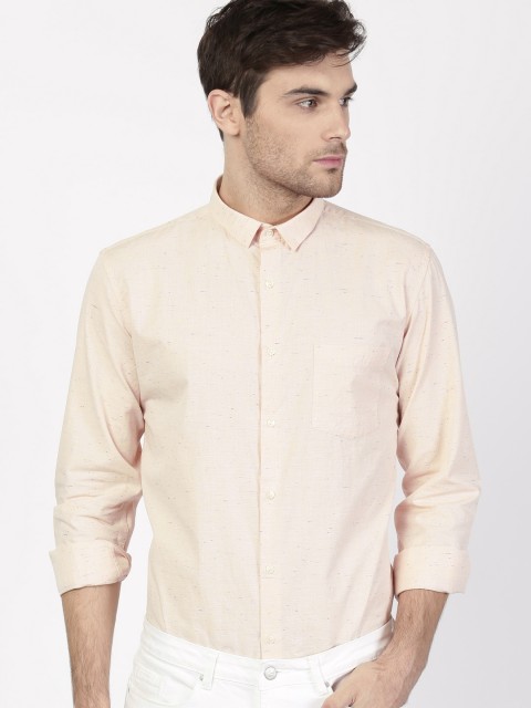 

ether Men Peach-Coloured Slim Fit Self Design Casual Shirt