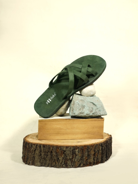 

Paaduks Men Green Printed Open Toe Flats with Bows