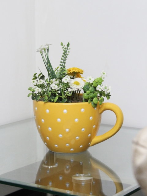 

Wonderland Yellow & White Printed Cup Flower Planter