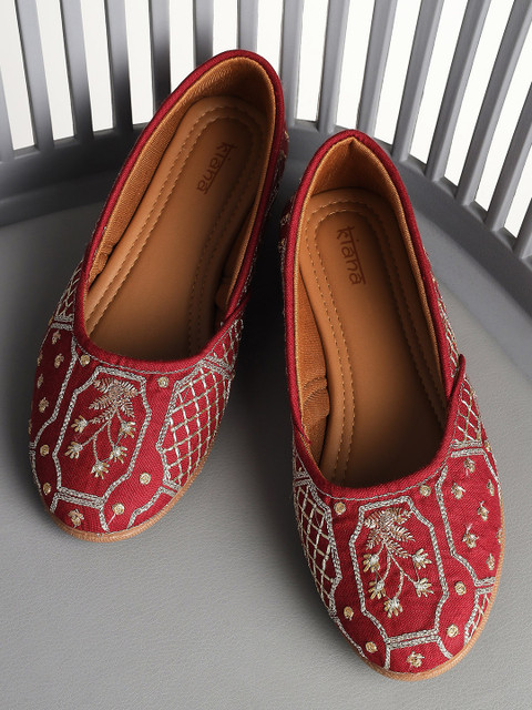 

Kiana Women Maroon Printed Ballerinas Flats