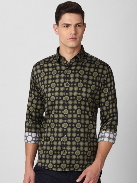 

V Dot Men Black Slim Fit Floral Printed Casual Shirt