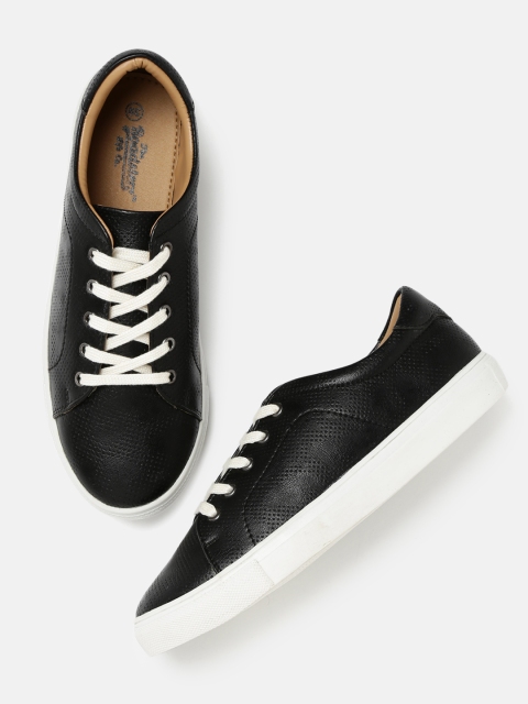 

Roadster Women Black Sneakers