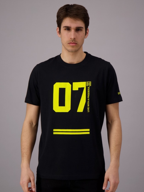 

FREESOUL Men Black Typography Printed Applique T-shirt