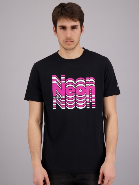 

FREESOUL Men Black & Pink Typography Printed T-shirt