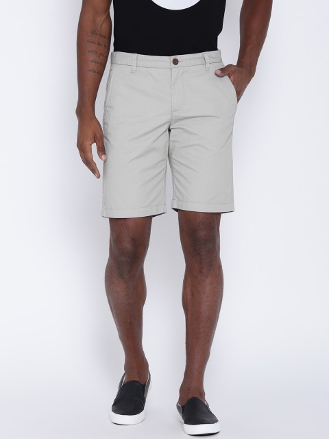 

United Colors of Benetton Men Grey Solid Slim Fit Shorts