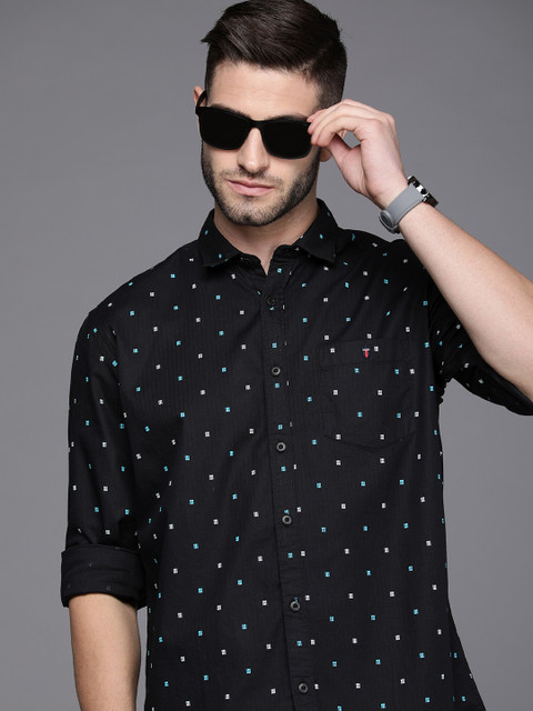 

Louis Philippe Jeans Men Black Slim Fit Geometric Printed Pure Cotton Casual Shirt