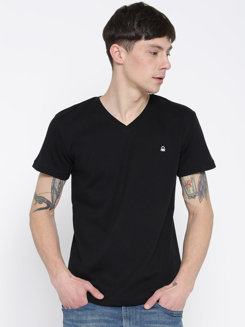 

United Colors of Benetton Men Black Solid V-Neck T-shirt