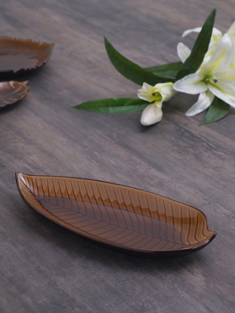 

Pure Home and Living Beige Textured Leaf Platter