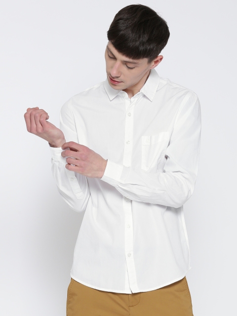 

United Colors of Benetton Men White Solid Casual Shirt