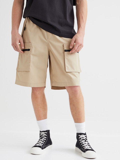 

H&M Men Beige Relaxed Fit Ripstop Cargo Shorts