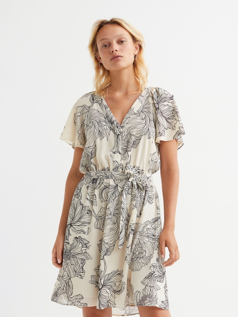 

H&M Women White & Black Floral Printed V-neck Chiffon Dress
