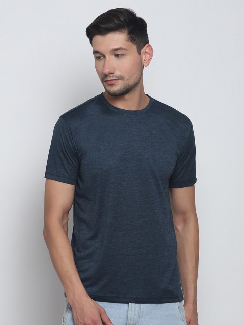 

Melangebox Men Navy Blue Solid T-shirt