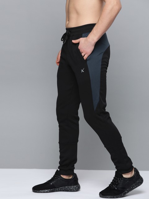 

HRX by Hrithik Roshan Men Black Solid Rapid-Dry Joggers