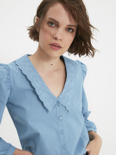 

Trendyol Women Blue Solid Above the Keyboard Collar Casual Shirt