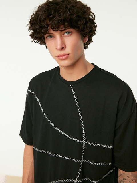 

Trendyol Men Black Solid Embroidered Oversized T-shirt