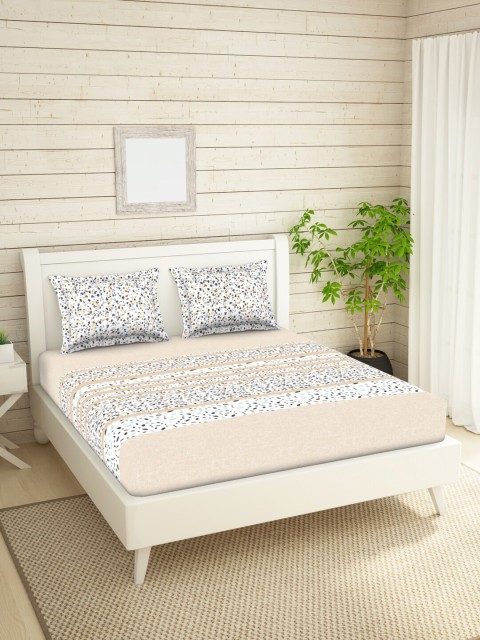 

SPACES Beige & White 144 TC King Bedsheet with 2 Pillow Covers